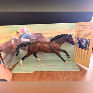 Vintage 1998 Series Breyer Horse Cigar Race Horse Model Number #476